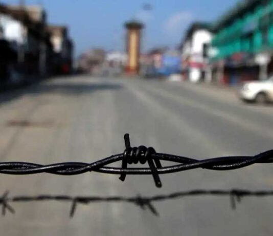 Dilli door ast: No letup in alienation of Kashmir New era awaits Delhi and Kashmir despite roadblocks